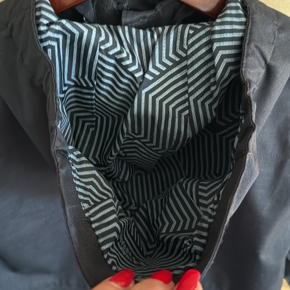 COPY - UnderArmour youth winter jacket - Picture 3 of 6